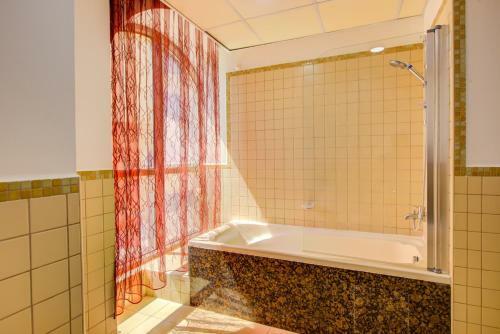 Classic 02 Br Apartment With Beach Access In Murjan 5, Jbr
