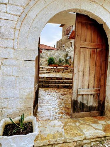 Lovely 3-bed House In Upper Qeparo Since 1930