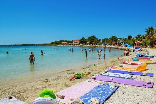 Apartment In Vir Near The Beach