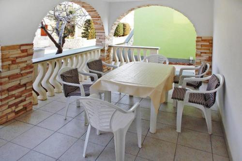 Apartment In Vir With Parking Space