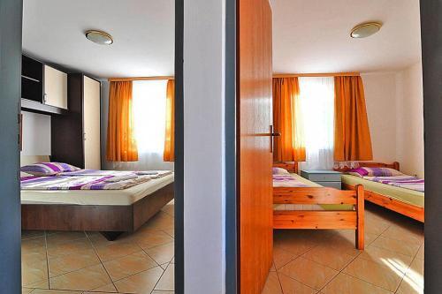 Apartment In Vir With Parking Space