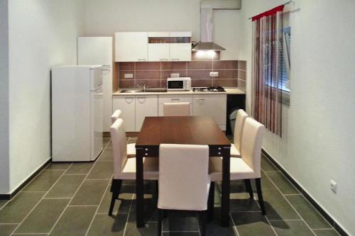 Apartment In Vir With Parking Space