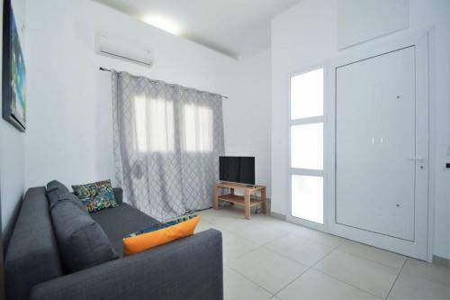Appartamento In Villa Con Piscina Per 8 Persone
