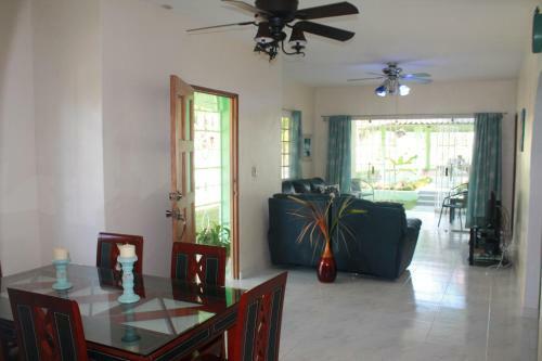 Villa Fina, Playa Costa Esmeralda -