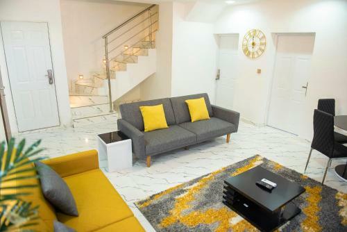 Cozy 3 Bedroom Apart - 24hrs Elect/wifi/security