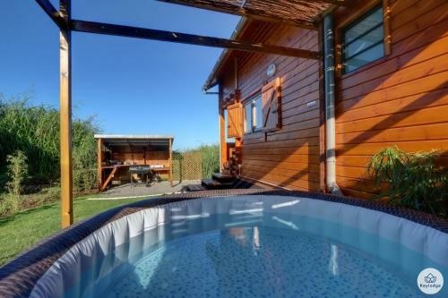 Le Chal?heureux ? Jacuzzi ? Le Tevelave