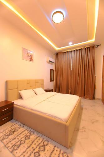Apartamento Luxurious 2 Bedroom Shortlet, Midak Mews