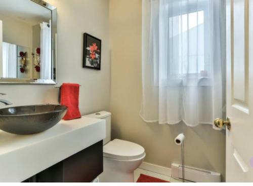 Stunning 2-bed House In Gatineau