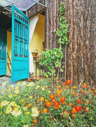 Lodge M�i L� Home & Cafe