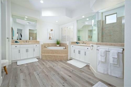 Villa Spring Rain 2 - Luxurious 5br Resort Style Home, Pool And Spa