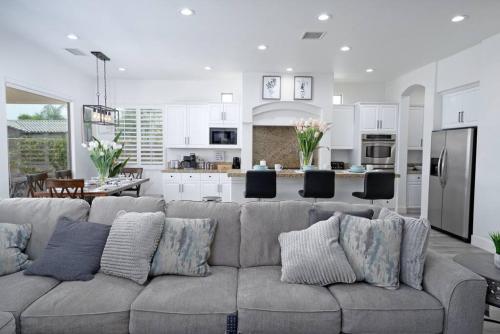 Villa Spring Rain 2 - Luxurious 5br Resort Style Home, Pool And Spa