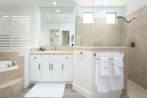 Villa Spring Rain 2 - Luxurious 5br Resort Style Home, Pool And Spa