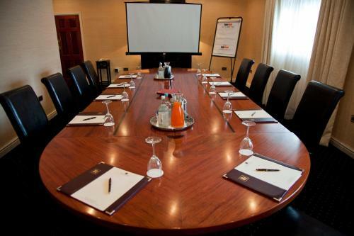 Rowton Hall Hotel And Spa
