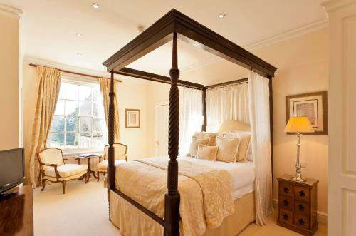 Rowton Hall Hotel And Spa