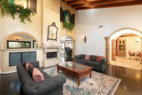 Benedict Canyon Oasis