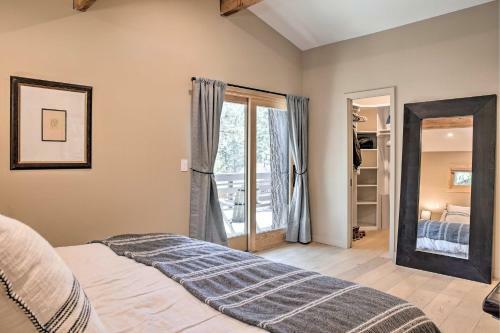 Modern Mtn Home With Deck About 4 Mi To Ski Resort!