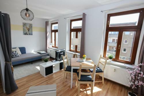 Full House Studios - Little Mill Apartment - Ntflx + Wifi