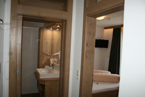 Hostal Alpenhof Strenge