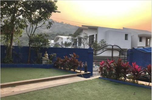 La Maison Bleu - 3bhk Private Pool Villa By Cherry Blossom