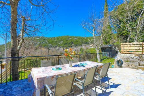 Galini Vines - Authentic Corfu Village Life Wifi AC
