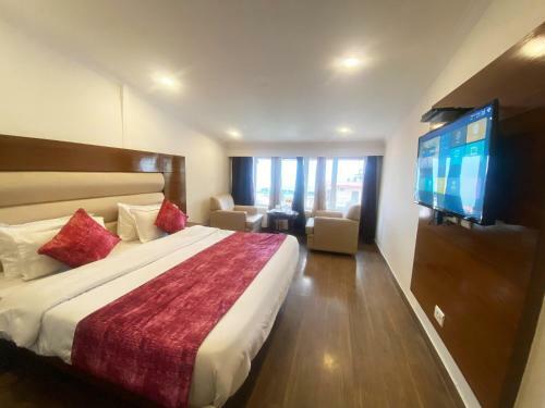 Hotel Royal Classic @ Mall Road Mussoorie
