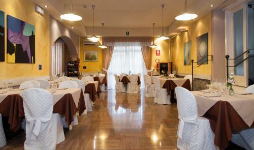 Hotel Monti