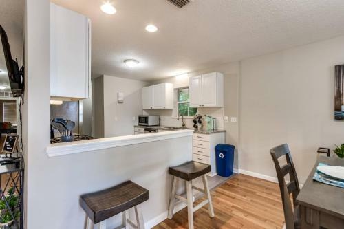 King St Bungalow