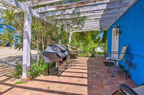 Step-free Waterfront Villa Gas Grill And Patio
