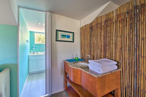 Waterfront Villa With Deck And Dolphin Watching!