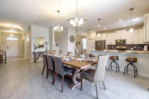 Instant Gratification - 8 Bdm Villa In Gated Comm, Villa