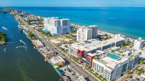 5 Beachfront Resort -rooftop Pool 2 Br 2 Br Bay View