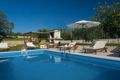 Luxury Villa Luminosa