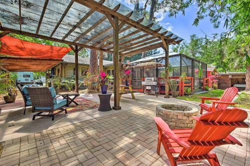 Oasis With 2 Stand-alone Casitas And Outdoor Bath