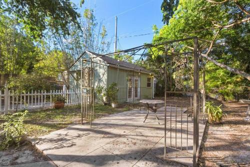Beautiful New Cottage In West Palm Beach