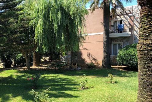 Apartment In Gerani Near The Watersports