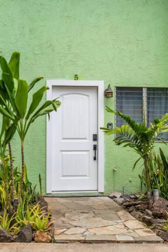 Refreshing Renovation Walk To The Beach