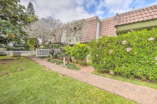 Apartamento Coastal Escape Condo With Pool, Near Beaches!