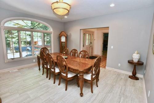 Spring Mountain Manor By Casago Mccall - Donerightmanagement