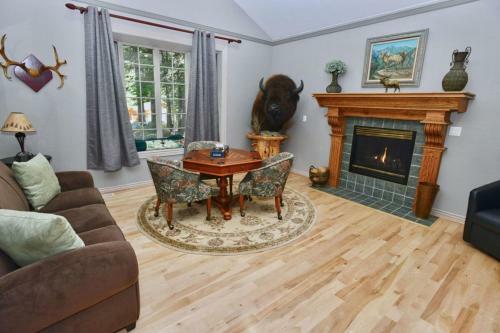 Spring Mountain Manor By Casago Mccall - Donerightmanagement
