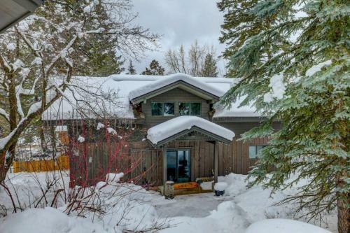 Mackinaw Manor By Casago Mccall - Donerightmanagement