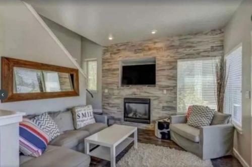 The Red Cottage By Casago Mccall - Donerightmanagement
