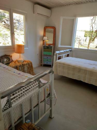 Cosy Sea View Cottage Overlooking Avlakia Beach