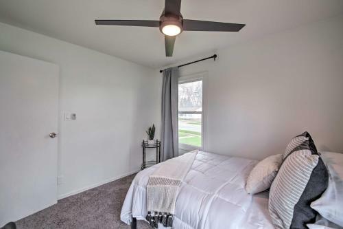 Modern Fort Wayne Home With Yard - 3 Mi To Dtwn