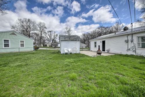 Modern Fort Wayne Home With Yard - 3 Mi To Dtwn