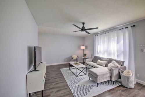 Modern Fort Wayne Home With Yard - 3 Mi To Dtwn