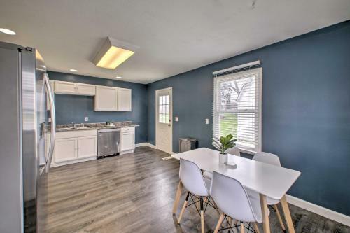 Modern Fort Wayne Home With Yard - 3 Mi To Dtwn