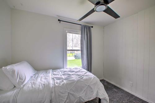 Modern Fort Wayne Home With Yard - 3 Mi To Dtwn