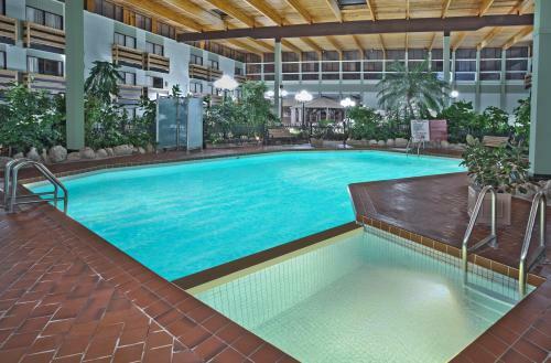 Hotel Red Deer Lodge