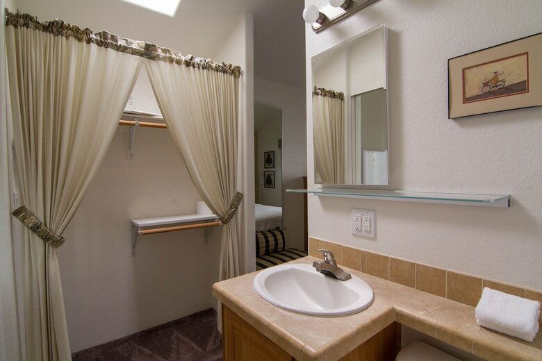 Lodge Arden Acres Executive Suites & Cottages