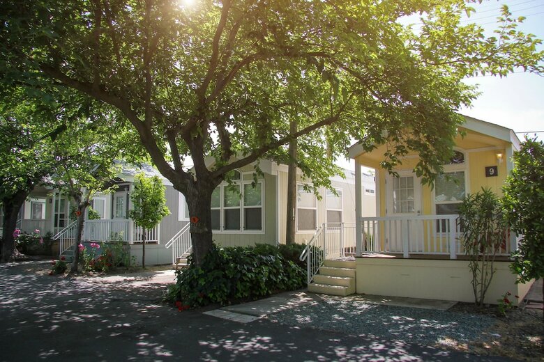 Lodge Arden Acres Executive Suites & Cottages